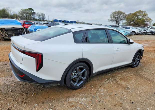 Kia K4