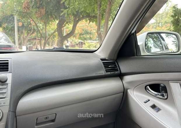 Toyota Camry 2011 — լուսանկար 15
