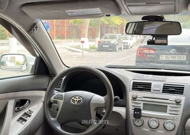 Toyota Camry 2011 — լուսանկար 13