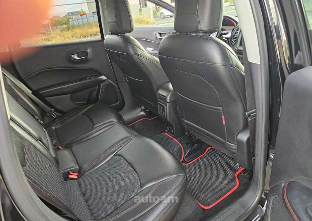 Jeep Compass 2019 — լուսանկար 11