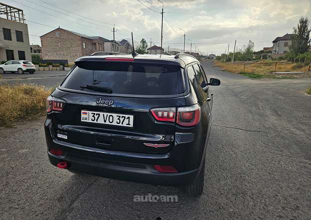 Jeep Compass 2019 — լուսանկար 3
