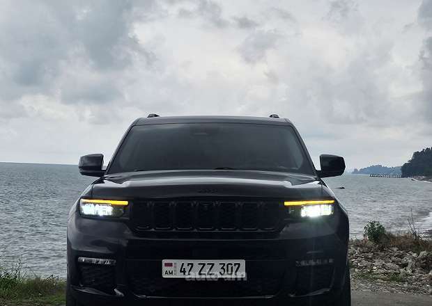 Jeep Grand Cherokee 2023 — photo 3