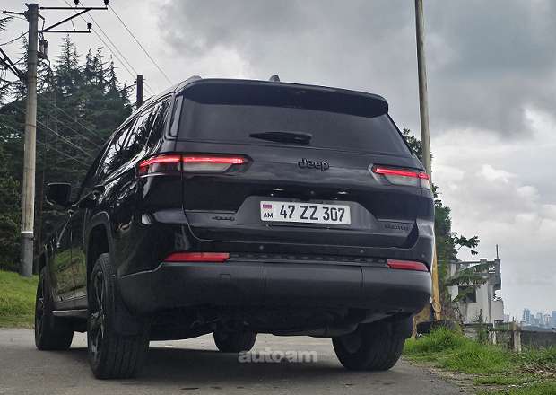 Jeep Grand Cherokee 2023 — photo 9
