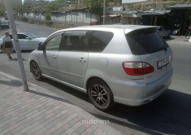 Toyota Ipsum 2003 — լուսանկար 4
