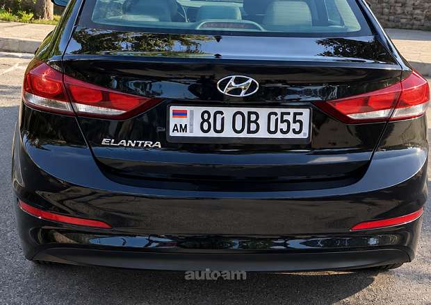 Hyundai Elantra 2018 — photo 3