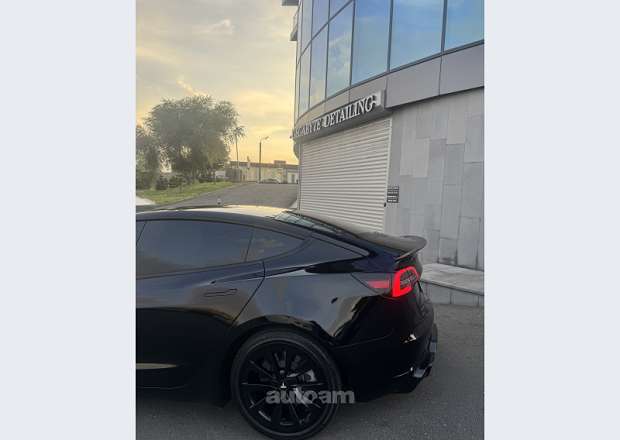 Tesla Model 3 2023 — լուսանկար 3
