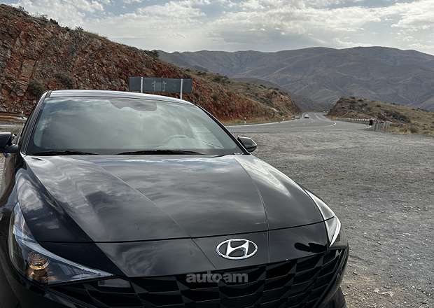Hyundai Elantra 2023 — photo 1