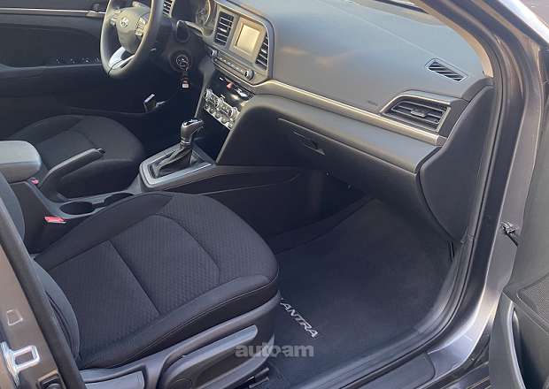 Hyundai Elantra 2019 — լուսանկար 9