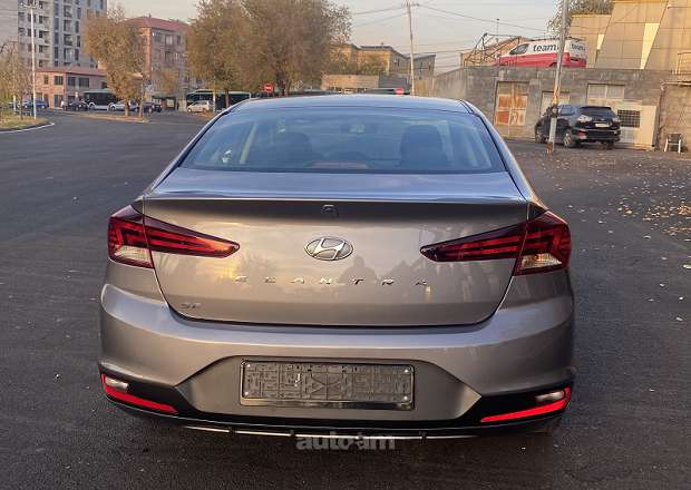 Hyundai Elantra 2019 — լուսանկար 7