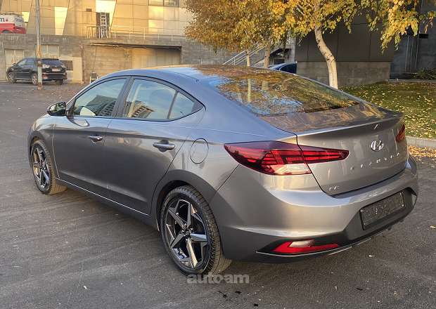 Hyundai Elantra 2019 — լուսանկար 5