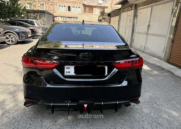 Toyota Camry 2020 — photo 2