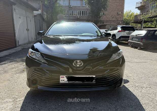 Toyota Camry 2020 — photo 1