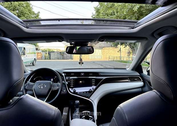 Toyota Camry 2020 — photo 8