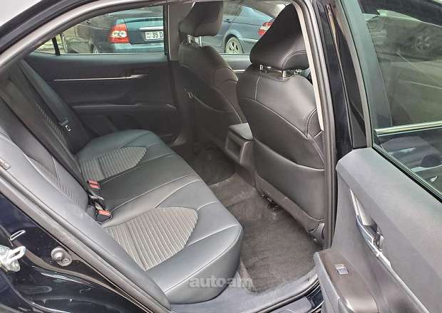 Toyota Camry 2021 — լուսանկար 5