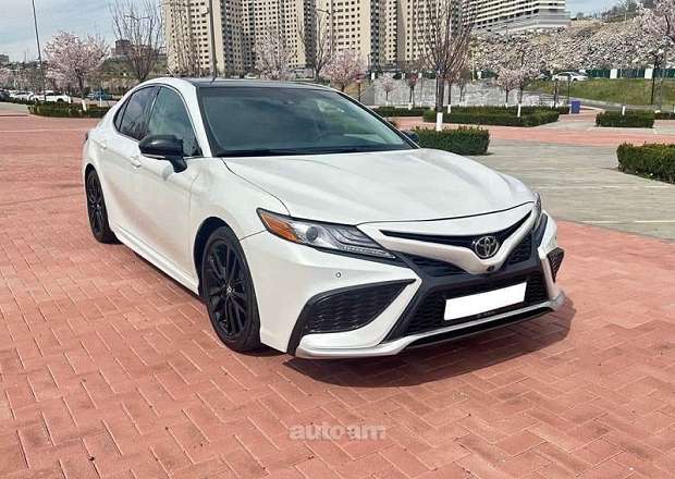 Toyota Camry 2018 — фото 2