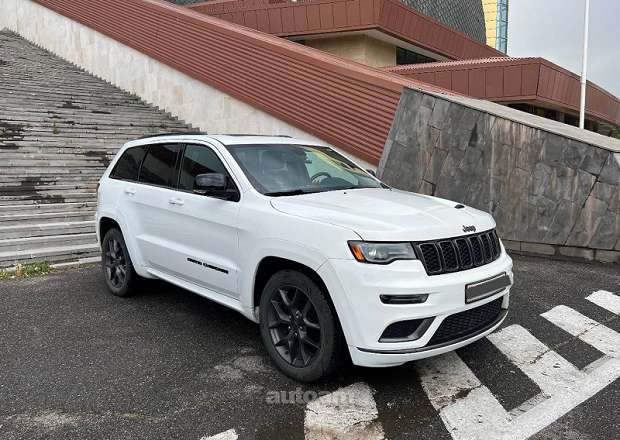 Jeep Grand Cherokee 2020 — լուսանկար 13