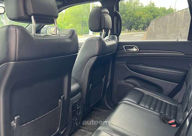 Jeep Grand Cherokee 2020 — լուսանկար 8