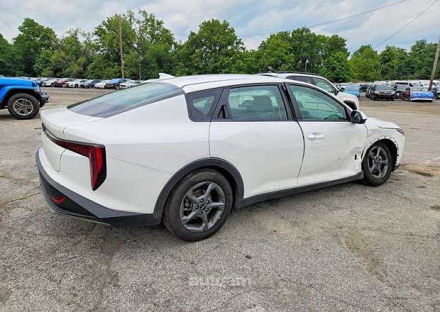Kia K4