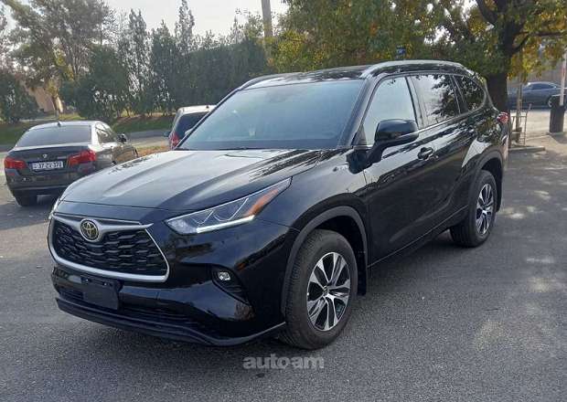 Toyota Highlander 2022 — լուսանկար 1