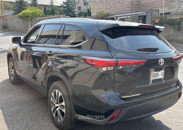 Toyota Highlander 2022 — լուսանկար 8