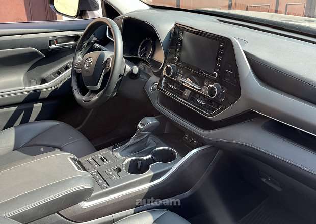 Toyota Highlander 2022 — լուսանկար 4