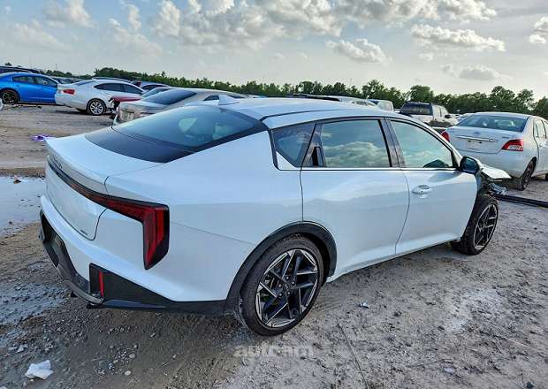 Kia K4