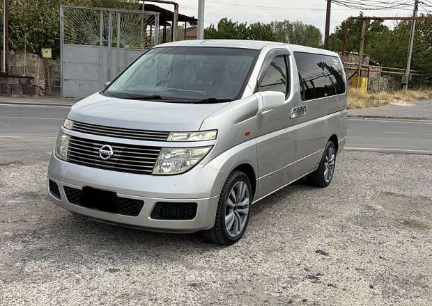 Nissan Elgrand 2004 — фото 3