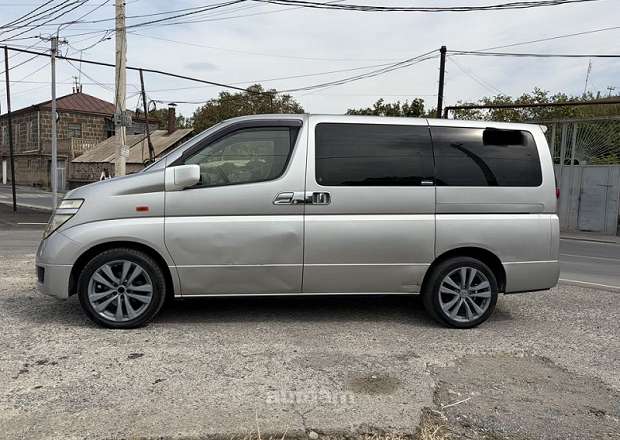 Nissan Elgrand 2004 — фото 4