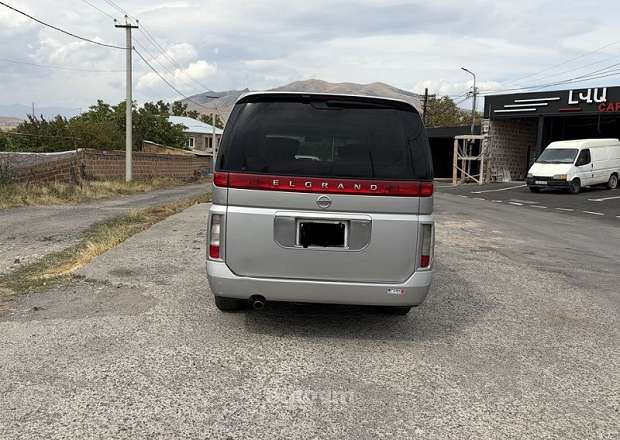 Nissan Elgrand 2004 — фото 6