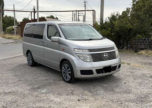 Nissan Elgrand 2004 — фото 1