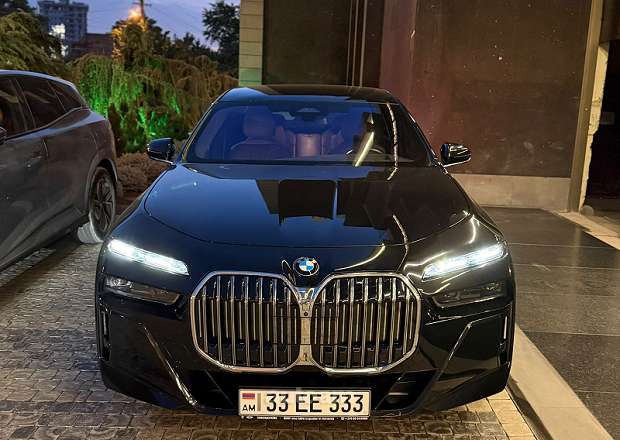 BMW 740 2023 — լուսանկար 1