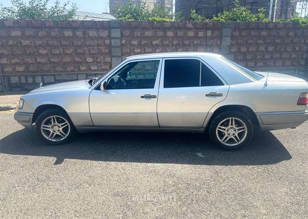 Mercedes-Benz E 220 1995 — լուսանկար 3