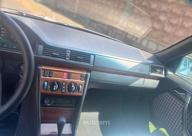 Mercedes-Benz E 220 1995 — լուսանկար 6