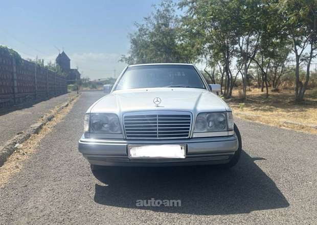 Mercedes-Benz E 220 1995 — լուսանկար 1