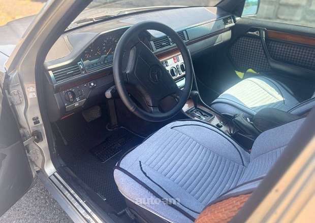 Mercedes-Benz E 220 1995 — լուսանկար 4