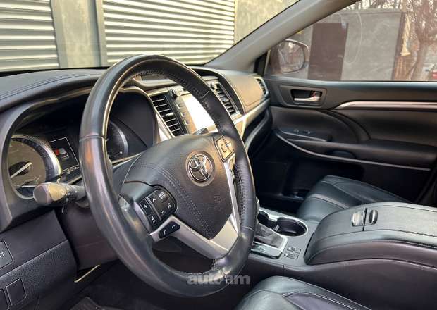 Toyota Highlander 2017 — լուսանկար 11