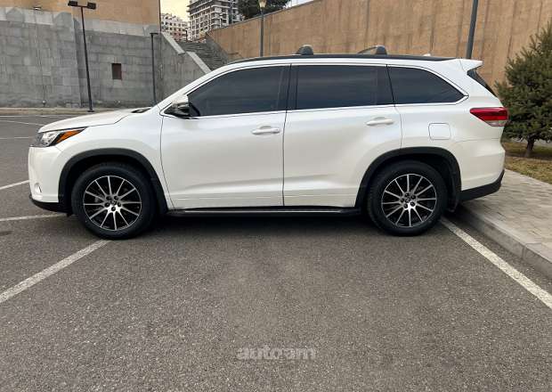 Toyota Highlander 2017 — լուսանկար 5