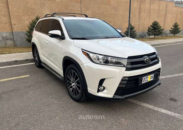 Toyota Highlander 2017 — լուսանկար 1