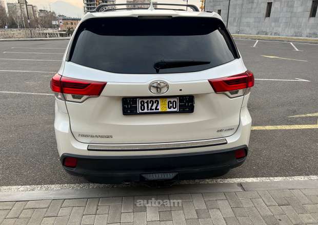 Toyota Highlander 2017 — լուսանկար 6