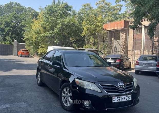 Toyota Camry 2011 — photo 3