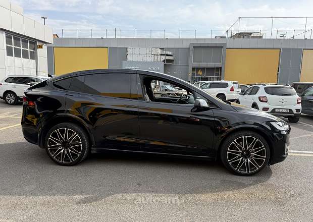 Tesla Model X 2018 — լուսանկար 3