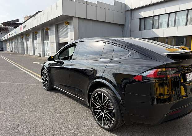 Tesla Model X 2018 — լուսանկար 6