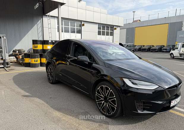 Tesla Model X 2018 — լուսանկար 2