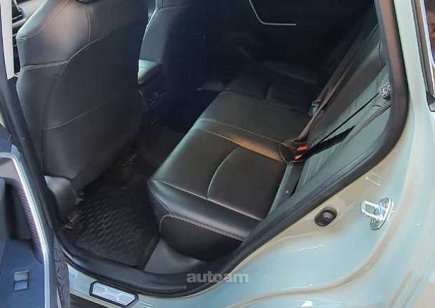 Toyota Rav 4 2019 — լուսանկար 2