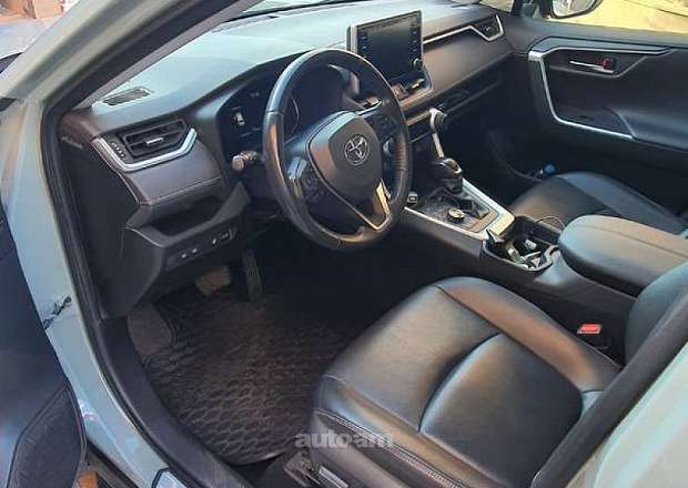 Toyota Rav 4 2019 — լուսանկար 3