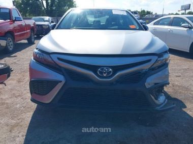 Toyota Camry  2024 