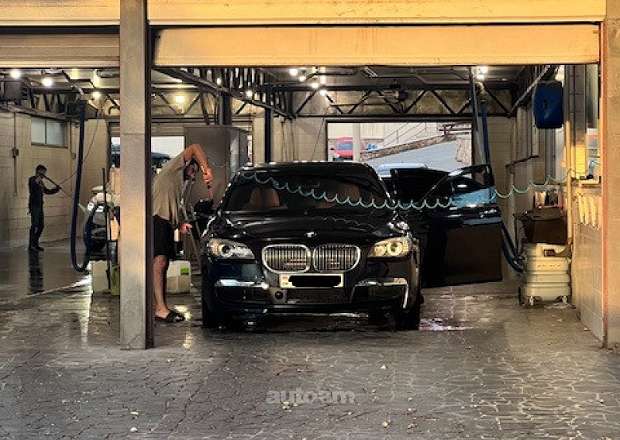 BMW 750 2010 — լուսանկար 8