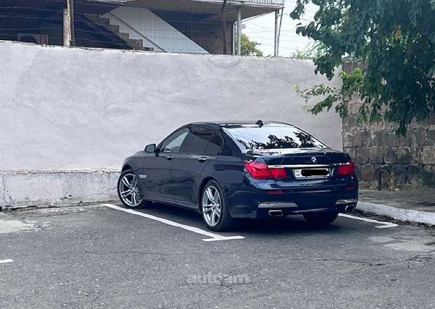 BMW 750 2010 — լուսանկար 9