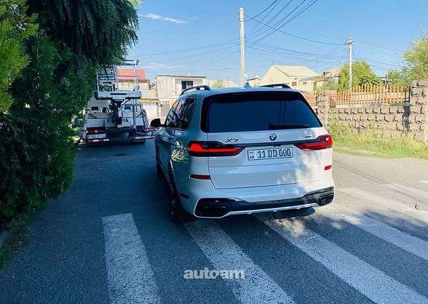 BMW X7 2020 — photo 3