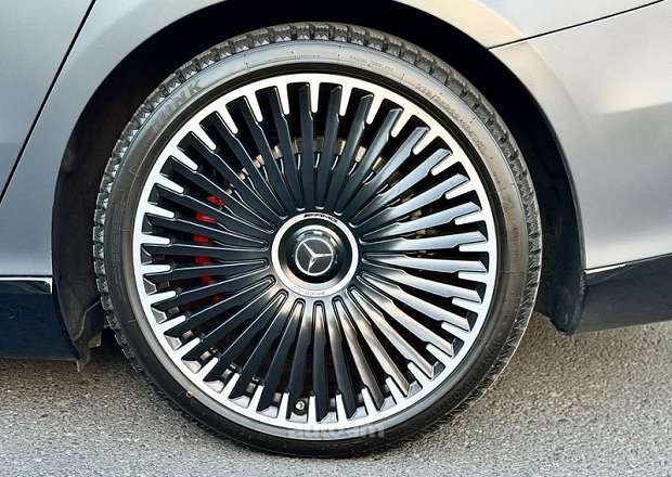 Mercedes-Benz EQS